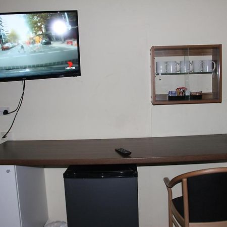 Alpine Heritage Motel Goulburn Bagian luar foto