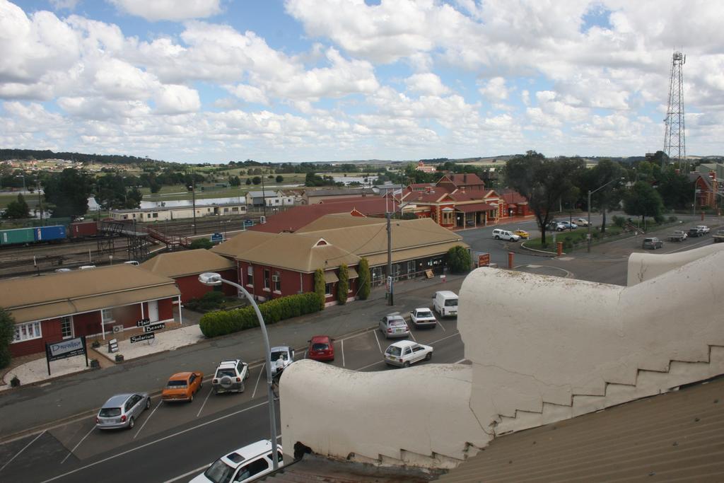 Alpine Heritage Motel Goulburn Bagian luar foto