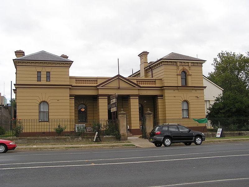 Alpine Heritage Motel Goulburn Bagian luar foto