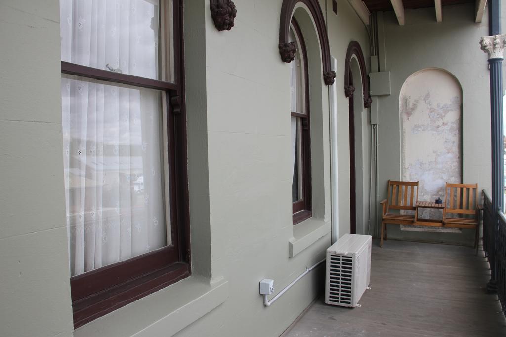 Alpine Heritage Motel Goulburn Bagian luar foto