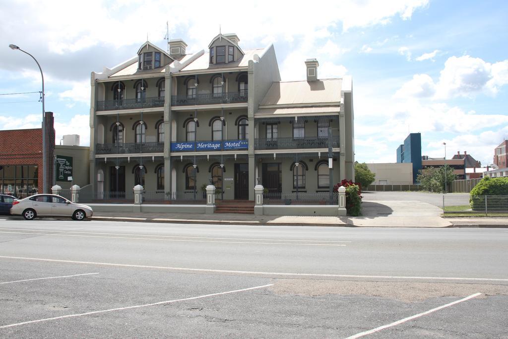 Alpine Heritage Motel Goulburn Bagian luar foto