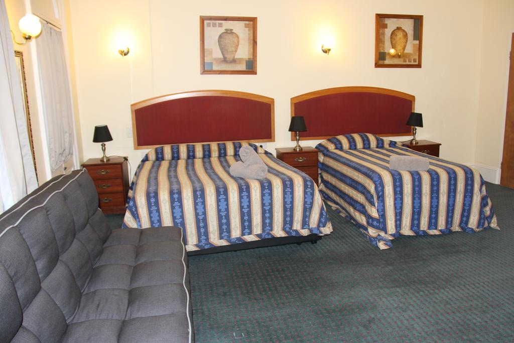 Alpine Heritage Motel Goulburn Bagian luar foto