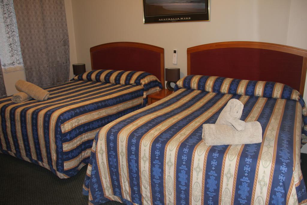 Alpine Heritage Motel Goulburn Bagian luar foto