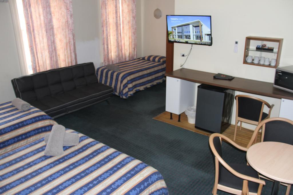 Alpine Heritage Motel Goulburn Bagian luar foto
