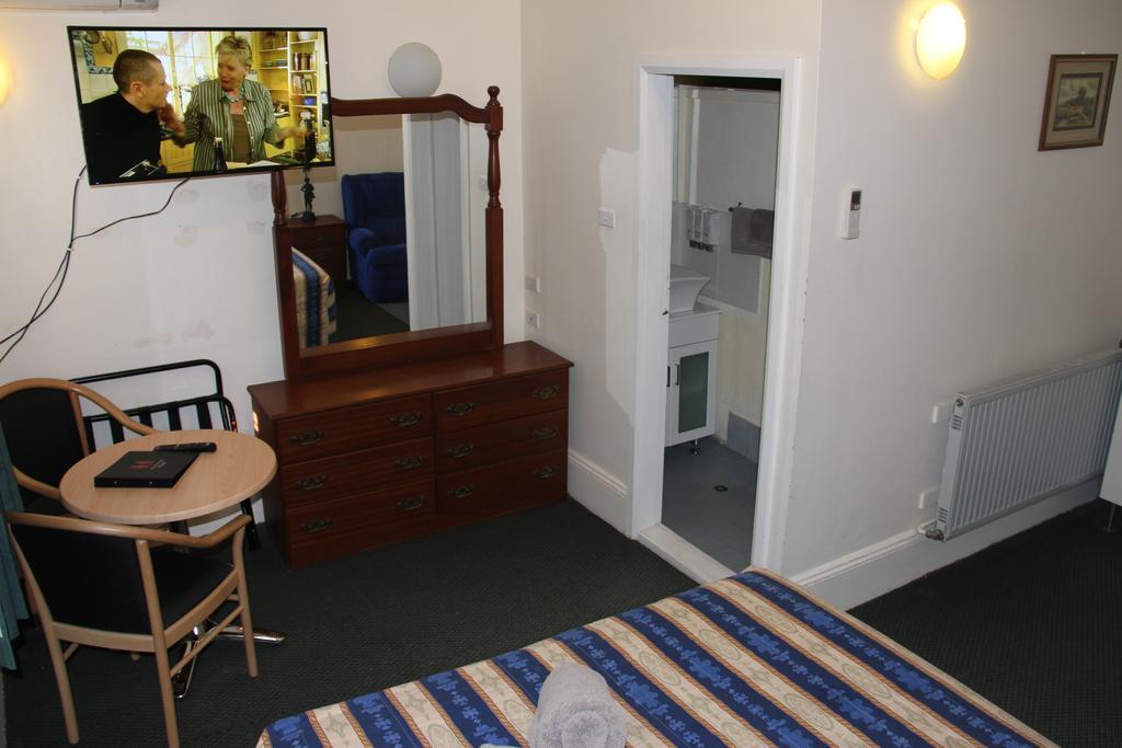 Alpine Heritage Motel Goulburn Bagian luar foto