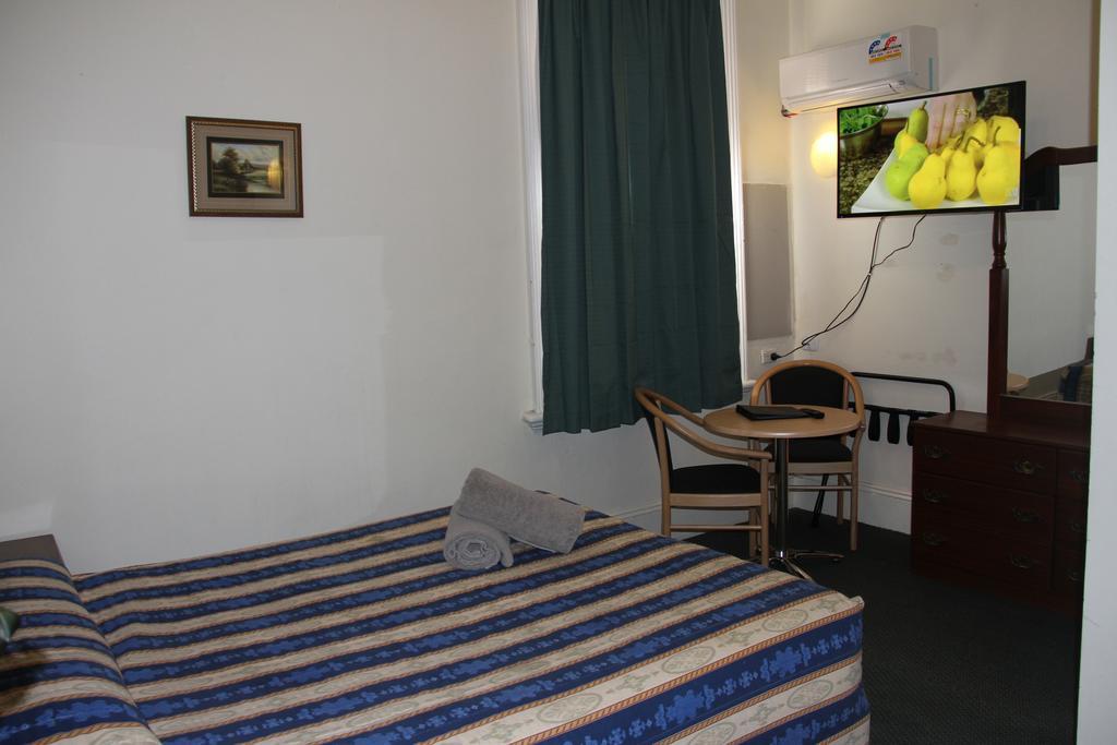 Alpine Heritage Motel Goulburn Bagian luar foto