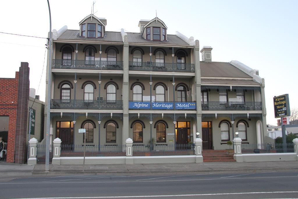 Alpine Heritage Motel Goulburn Bagian luar foto
