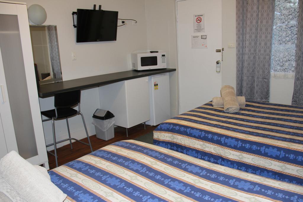 Alpine Heritage Motel Goulburn Bagian luar foto