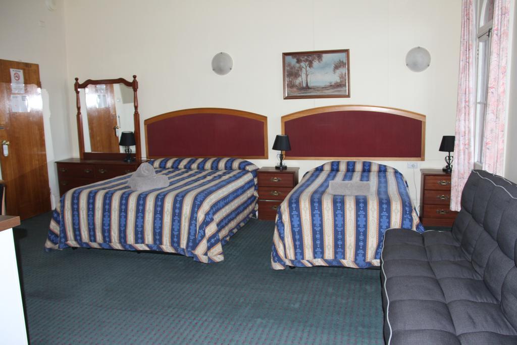 Alpine Heritage Motel Goulburn Bagian luar foto