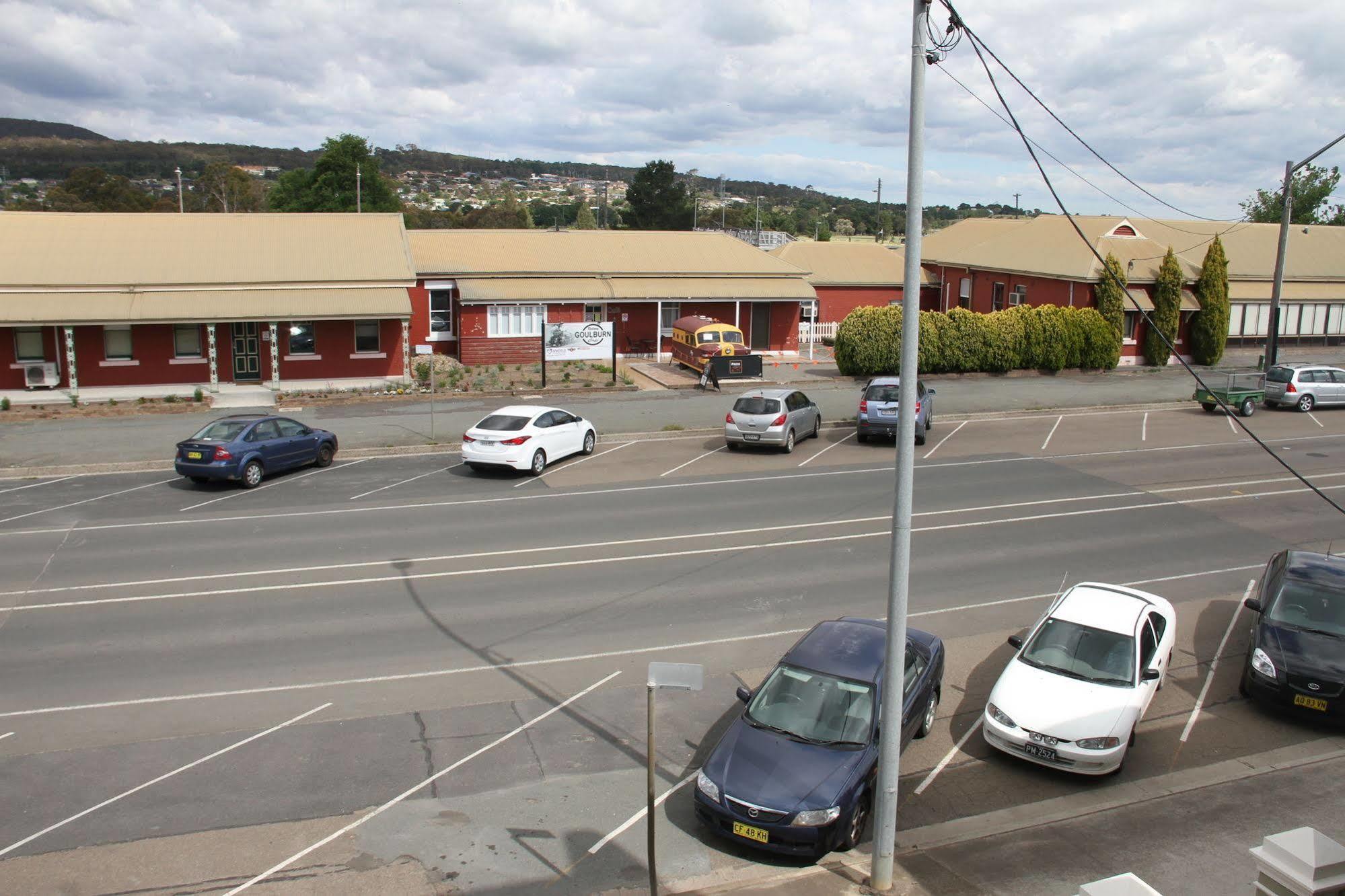 Alpine Heritage Motel Goulburn Bagian luar foto