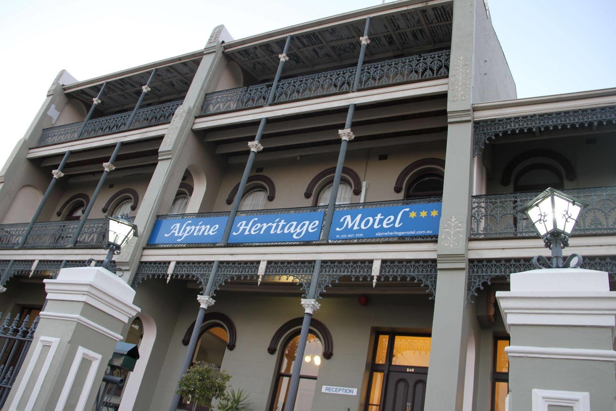 Alpine Heritage Motel Goulburn Bagian luar foto